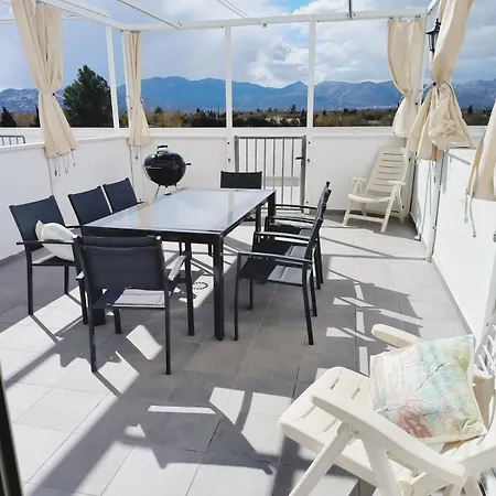 Beautiful Duplex In Nova شقة *